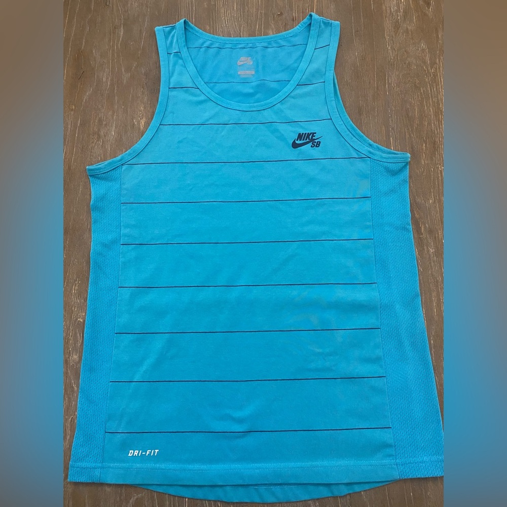 Men’s DRI-FIT Nike SB Tank Top Size Small